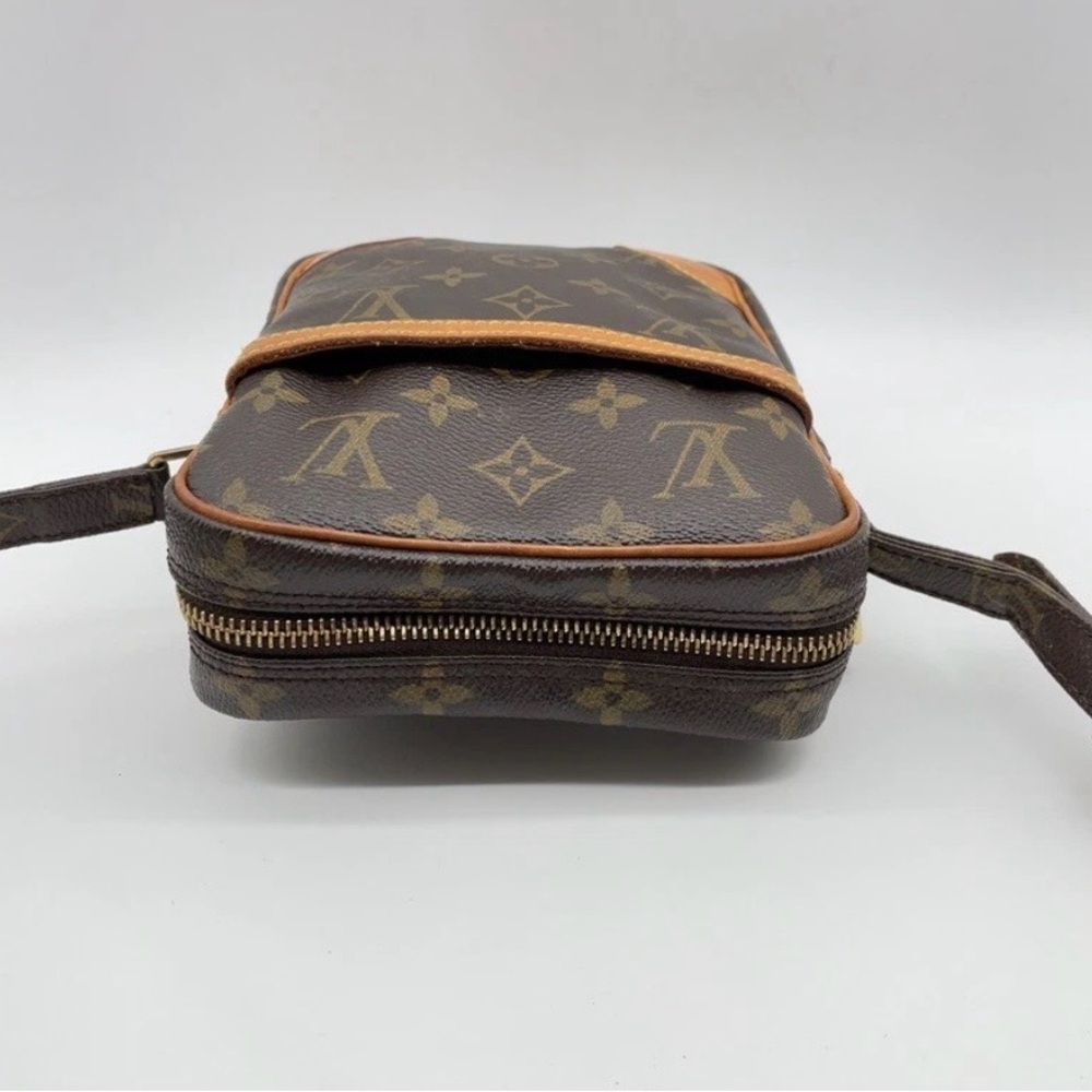 Louis Vuitton Danube PM Monogram Crossbody / Model M45266 | Made in France - Picture 3 of 15